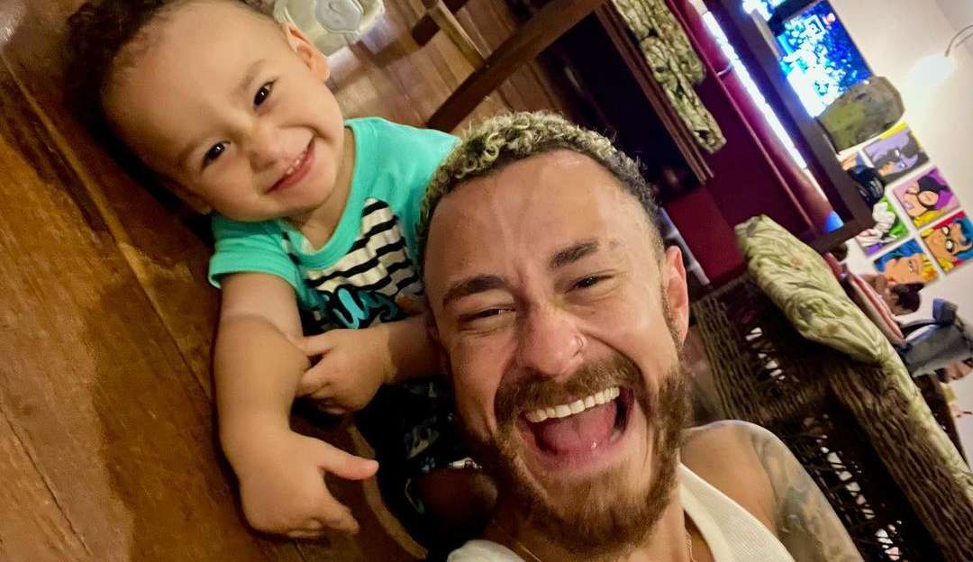 Pós-BBB, Fred finalmente reencontra o filho: “Meu maior prêmio”