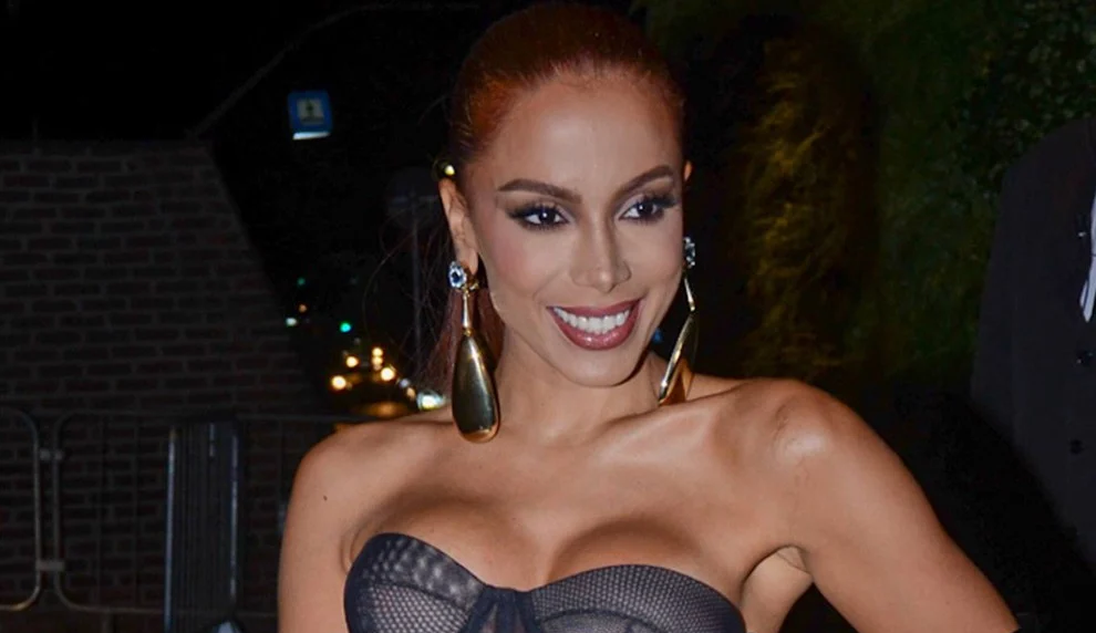 Anitta comemora aniversário com presenças de Lil Nas X e Billie Eilish
