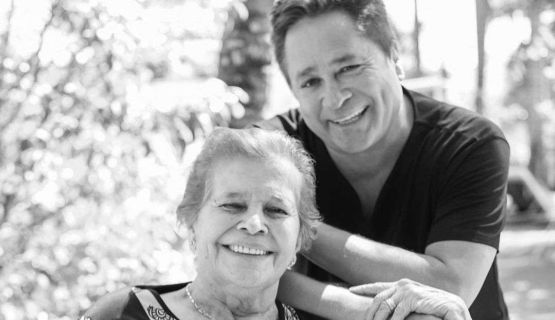 Morre Carmem Costa, mãe do cantor Leonardo