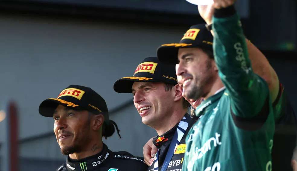 Verstappen vence na Austrália; Hamilton é 2º Lugar