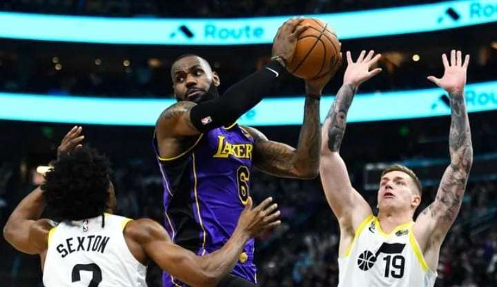 Lebron James faz marcação decisiva e Lakers continuam na briga pelo playoffs