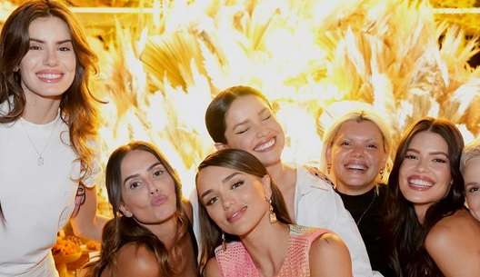 Rafa Kalimann relembra festa surpresa de aniversário
