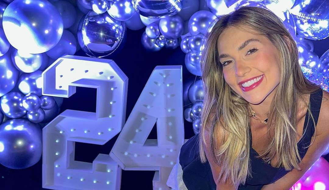 Virginia completa 24 anos e recebe homenagem da mãe