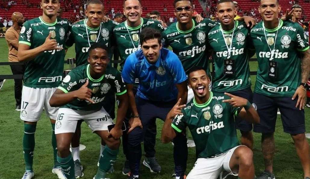 Abel Ferreira comenta sobre propostas e futuro no Palmeiras