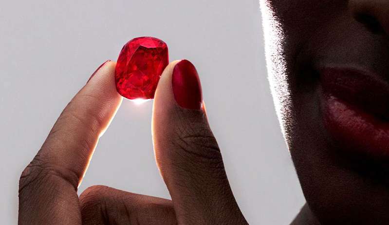 Nova pedra preciosa recém encontrada será leiloada por preço recorde