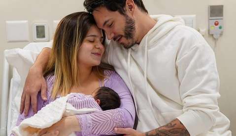 Eliezer mostra um pouquinho da rotina de Lua e diz que nunca mais vai dormir