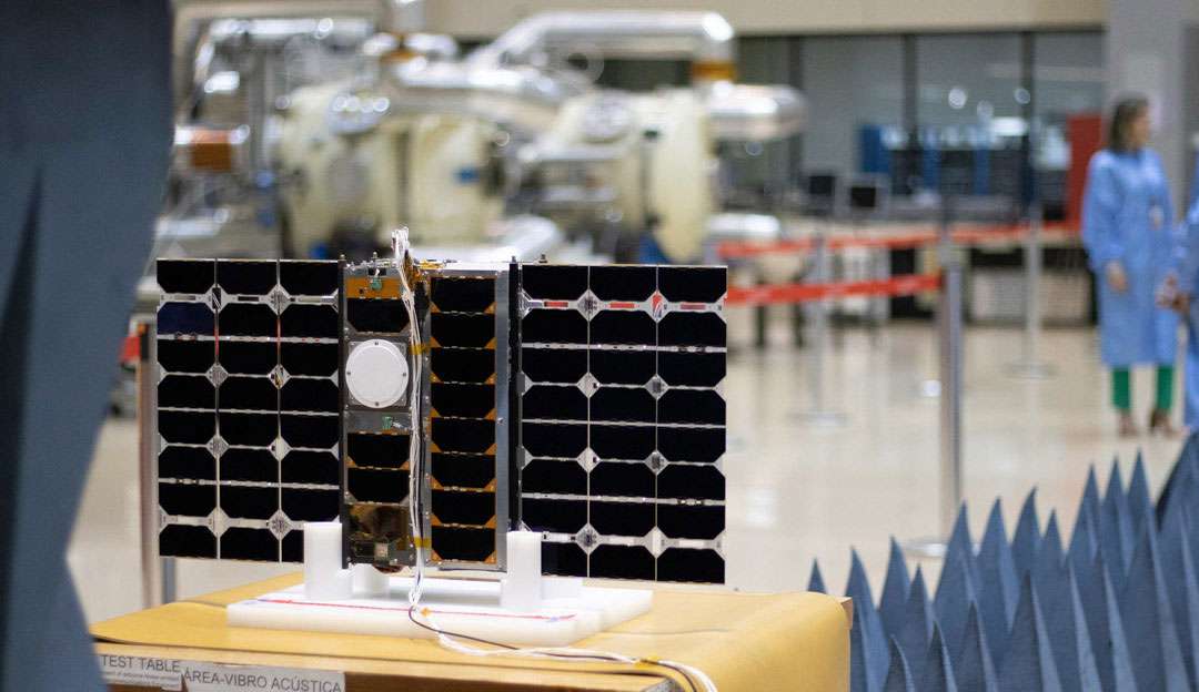 Satélite brasileiro de observação da Terra e coleta de dados é lançado na Califórinia