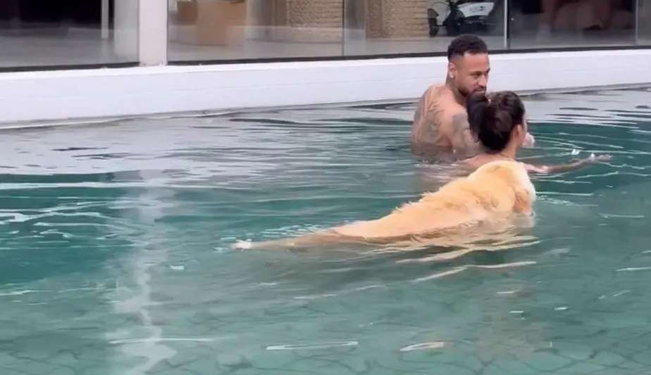 Bruna Biancardi posta vídeo fofo em piscina com Neymar
