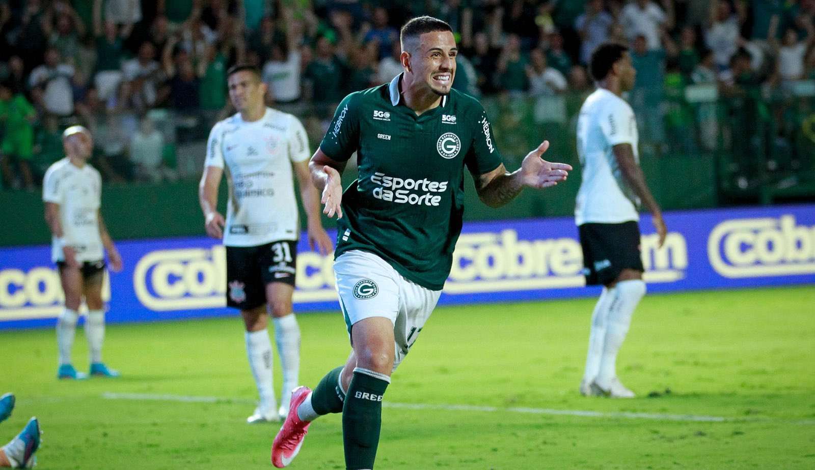 Em estreia de Cuca, Corinthians é dominado e perde para o Goiás de virada