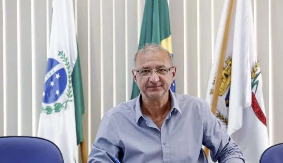 Prefeito de Araucária casa com adolescente de 16 anos e nomeia sogra secretária municipal