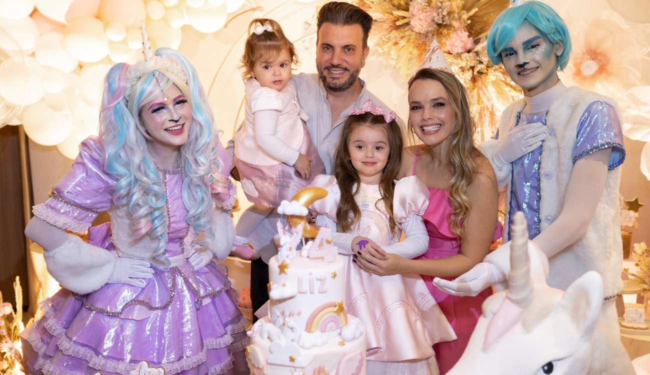 Thaeme relembra momentos especiais ao lado de primogênita