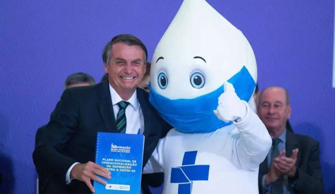 Supostas fraudes de vacinas de Bolsonaro e filha, são investigadas pela PF