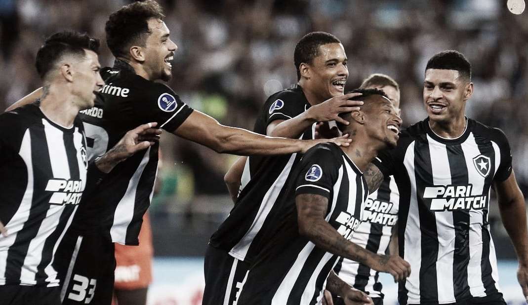Botafogo Vence Atlético mineiro e se isola na liderança do Brasileirão