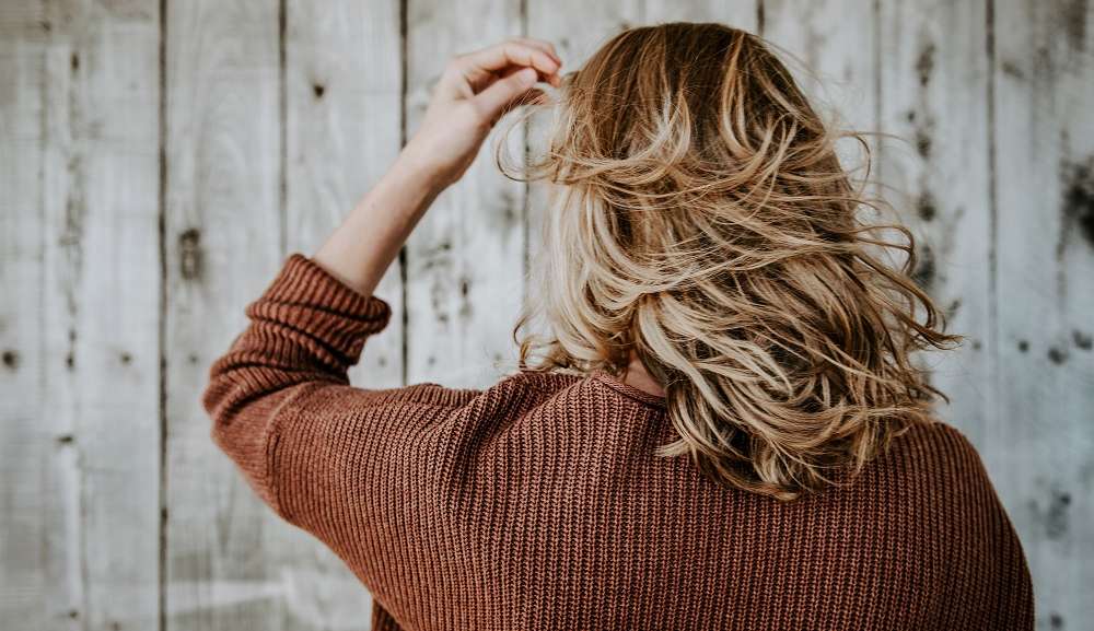 Como combater as pontas duplas sem cortar o cabelo