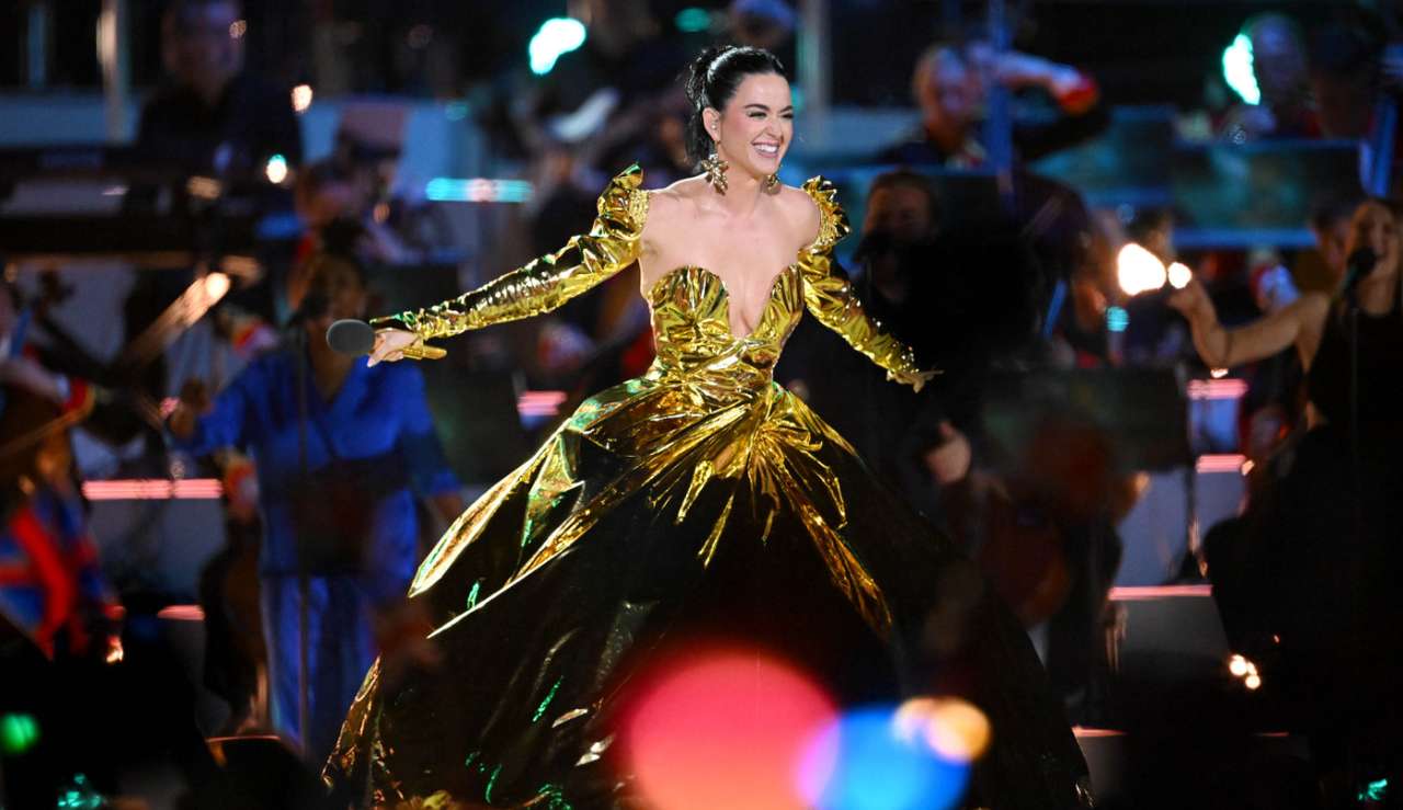 Katy Perry e outros artistas celebram a coroação de Charles III