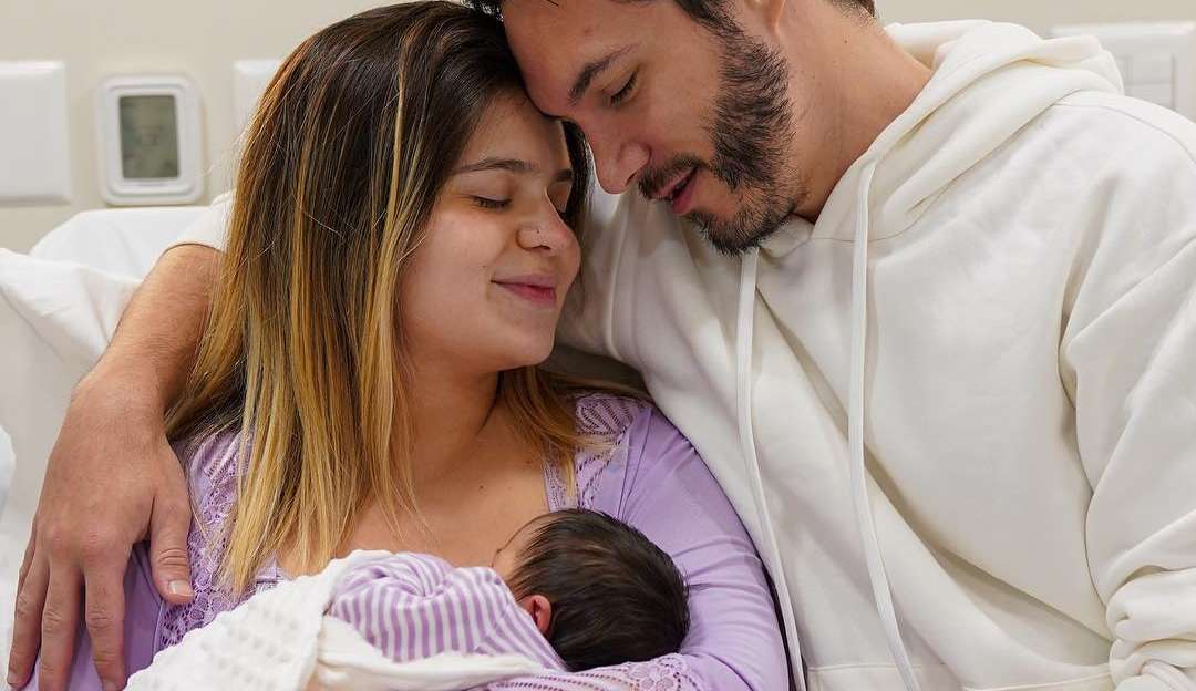 Viih Tube e Eliezer mostram o rosto da filha, Lua