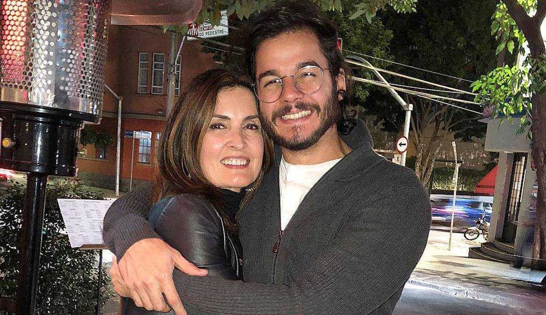 Túlio Gadelha publica comemoração surpresa para Fátima Bernardes