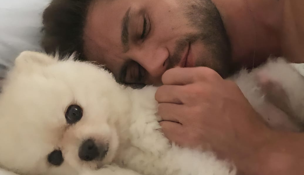 Jonas Sulzbach abre boletim de ocorrência contra dono de rottweiler que matou seu cachorro