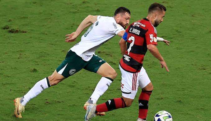Flamengo volta a vencer e sai do Z-4