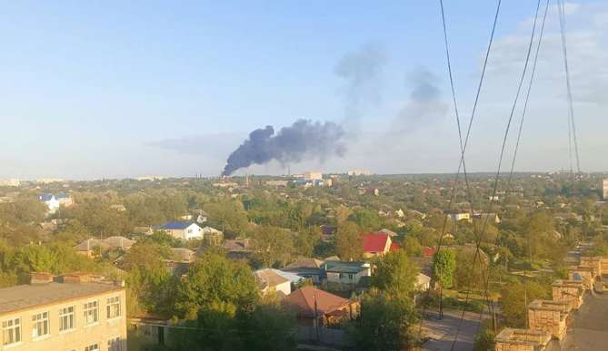 Áreas de Luhansk ocupadas pela Rússia sofrem bombardeios