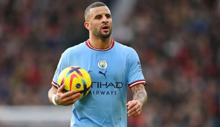 Walker, do Manchester City, elogiaVinicius Junior em entrevista coletiva