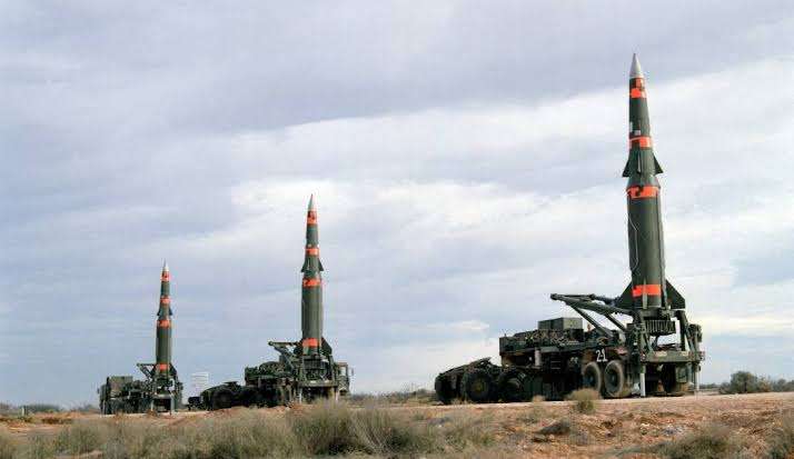 Estados Unidos revelam armas nucleares e aguardam resposta de Moscou