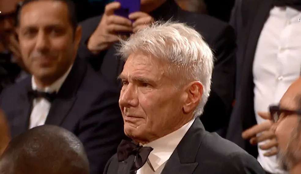 Harrison Ford se emociona na estreia de Indiana Jones em Cannes