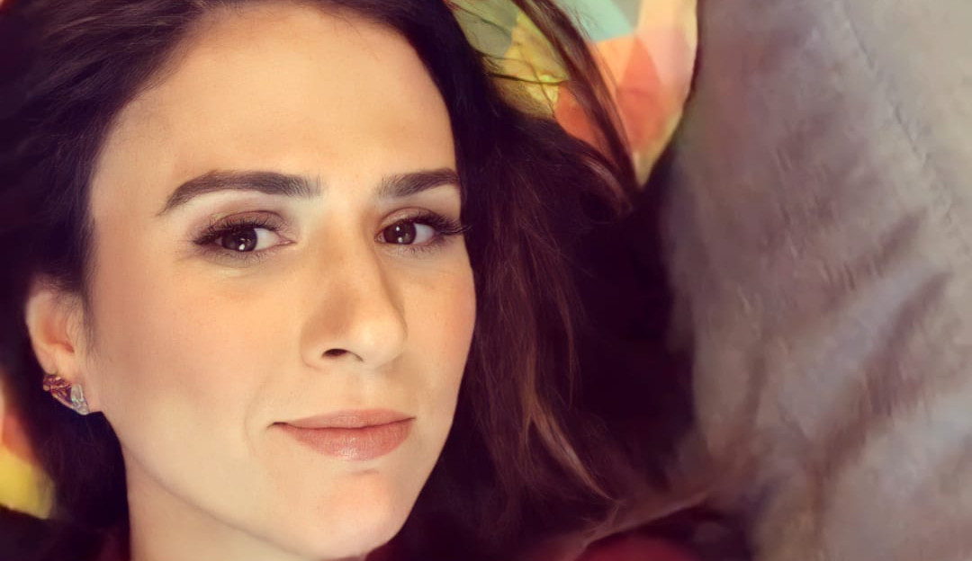 Tatá Werneck se revolta com negacionistas da pandemia e manda recado: “escrotos”