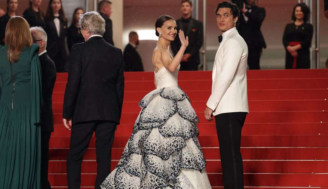 Natalie Portman revive vestido histórico da Dior no Festival de Cannes
