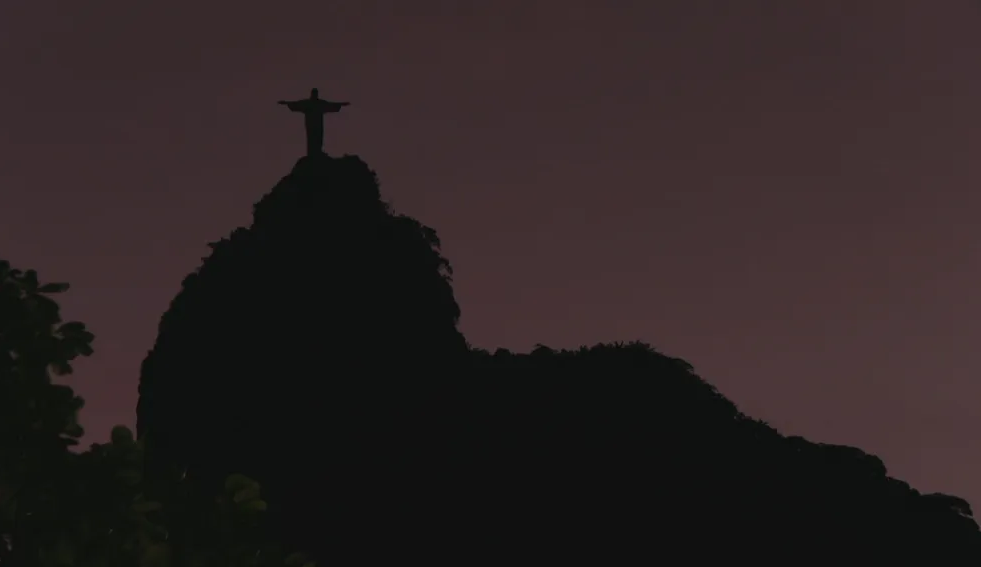 Cristo Redentor fica apagado como apoio a Vinícius Júnior após ataque racista