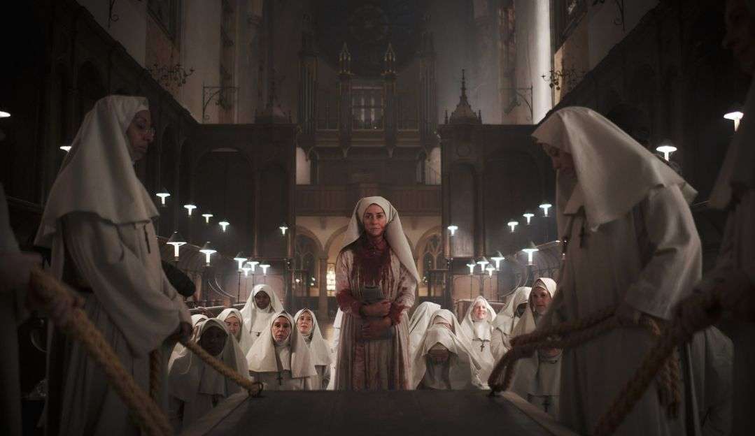 Jena Malone marca presença no trailer dublado do terror “O Convento”