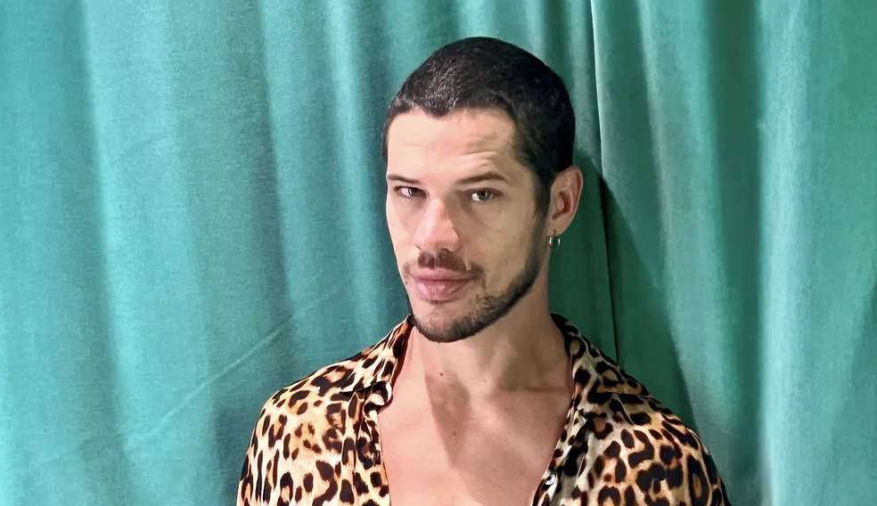 José Loreto causa em sua estreia na São Paulo Fashion Week