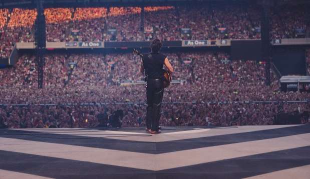 Harry Styles quebra recorde de público em estádio na Escócia
