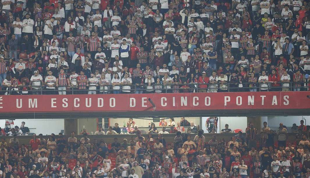 “Têm nos carregado”, diz Dorival sobre torcida no Morumbi