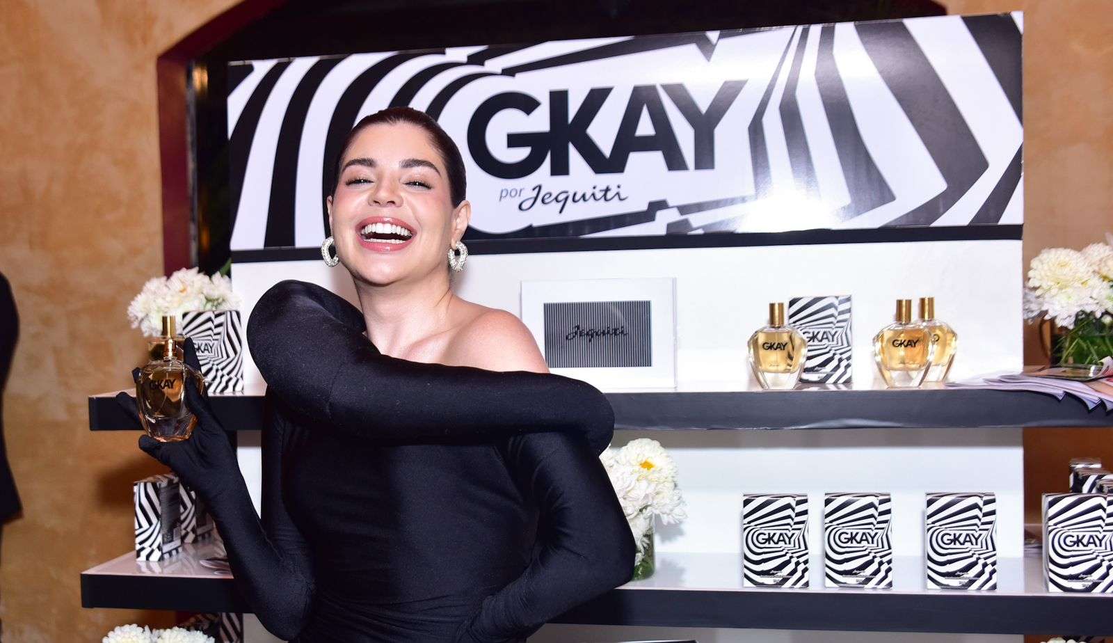 Gkay lança perfume em evento fashion