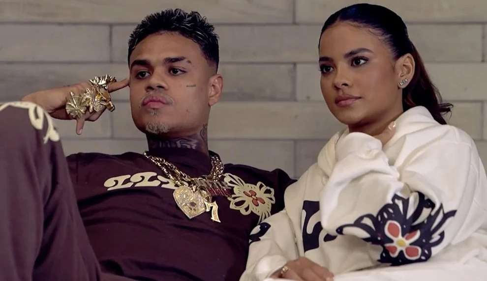 MC Cabelinho presenteia Bella Campos em meio a reviravoltas de “Vai na Fé”