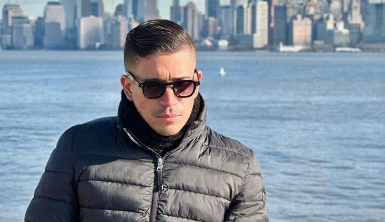 Sucesso no mundo digital, influenciador Thiago Rocha revela: “Tinha uma vida escassa”