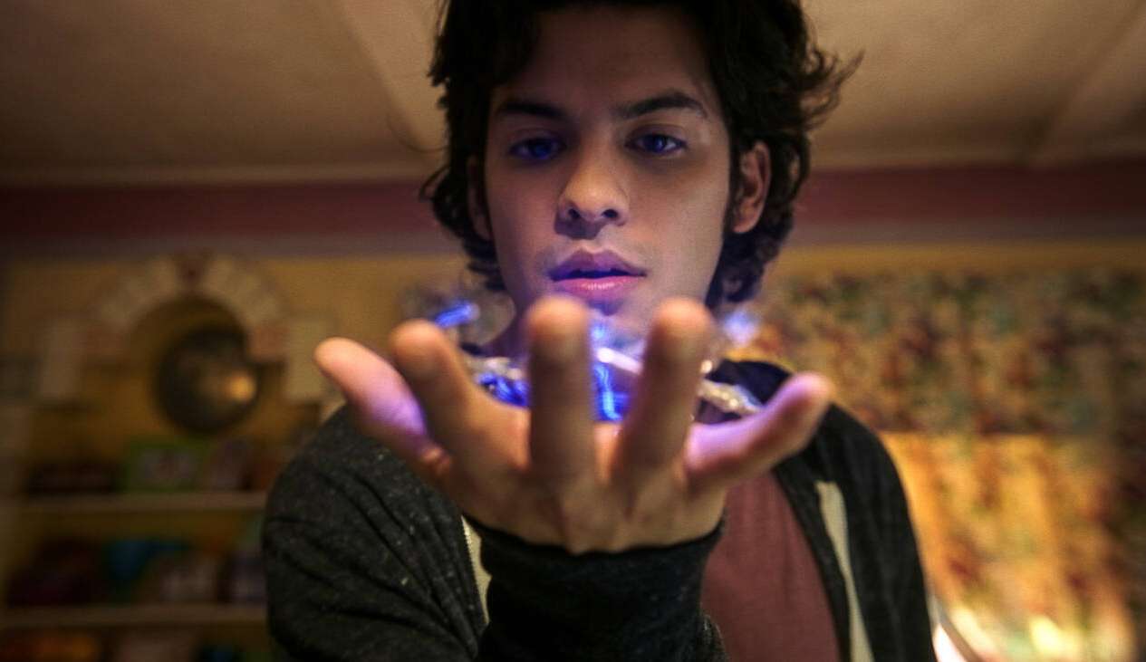 Xolo Maridueña afirma estar confiante sobre sequência de Besouro Azul