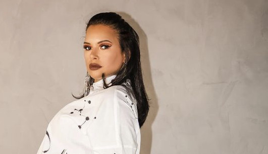 Ex- No Limite, Ariadna faz desabafo após receber críticas sobre o corpo: ‘É um problema absolutamente meu’