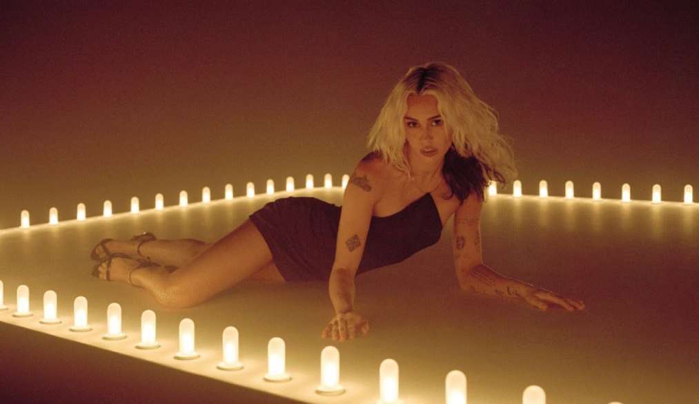 Miley Cyrus pretende se apresentar no Super Bowl 2024