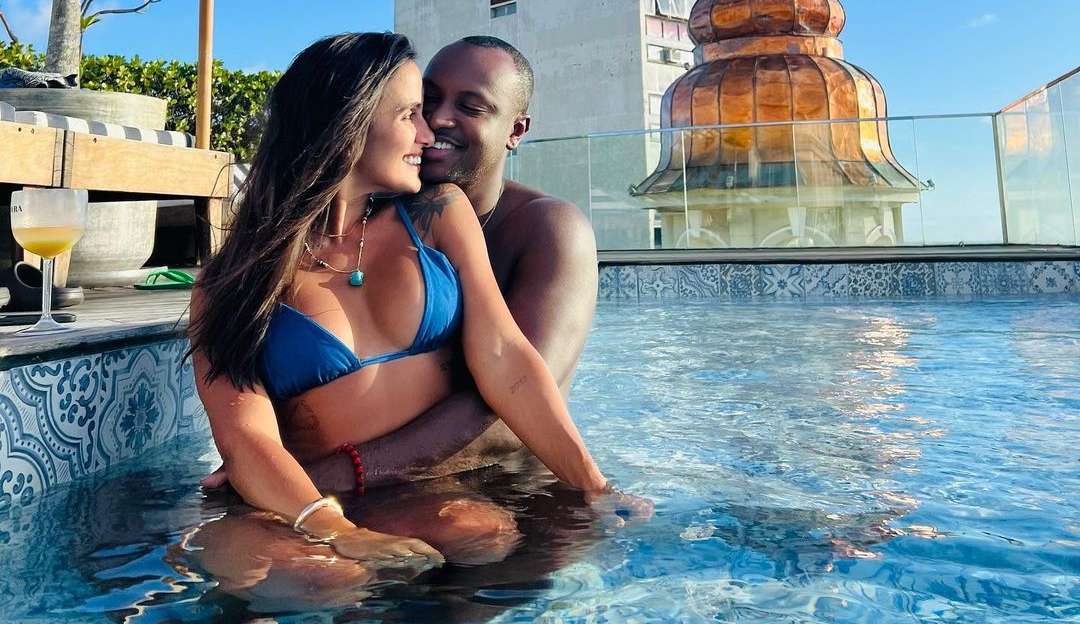Thiaguinho e Carol fazem declarações de amor um para o outro