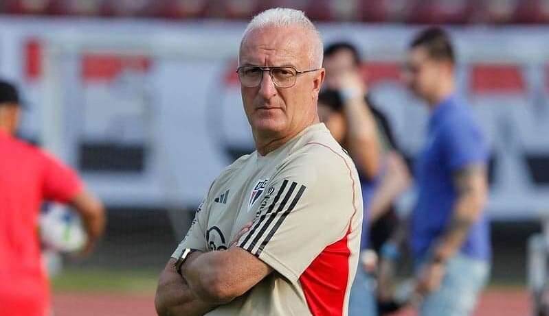 São Paulo: Dorival Júnior pede que diretoria mantenha atletas no clube