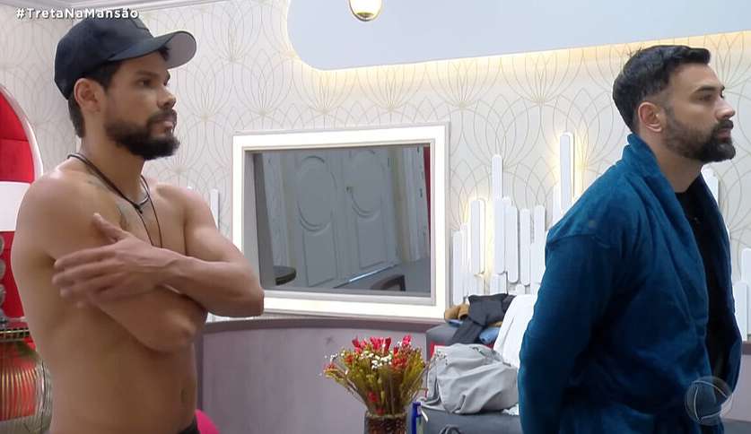 A Grande Conquista: Donos assistem vídeo de conversa secreta