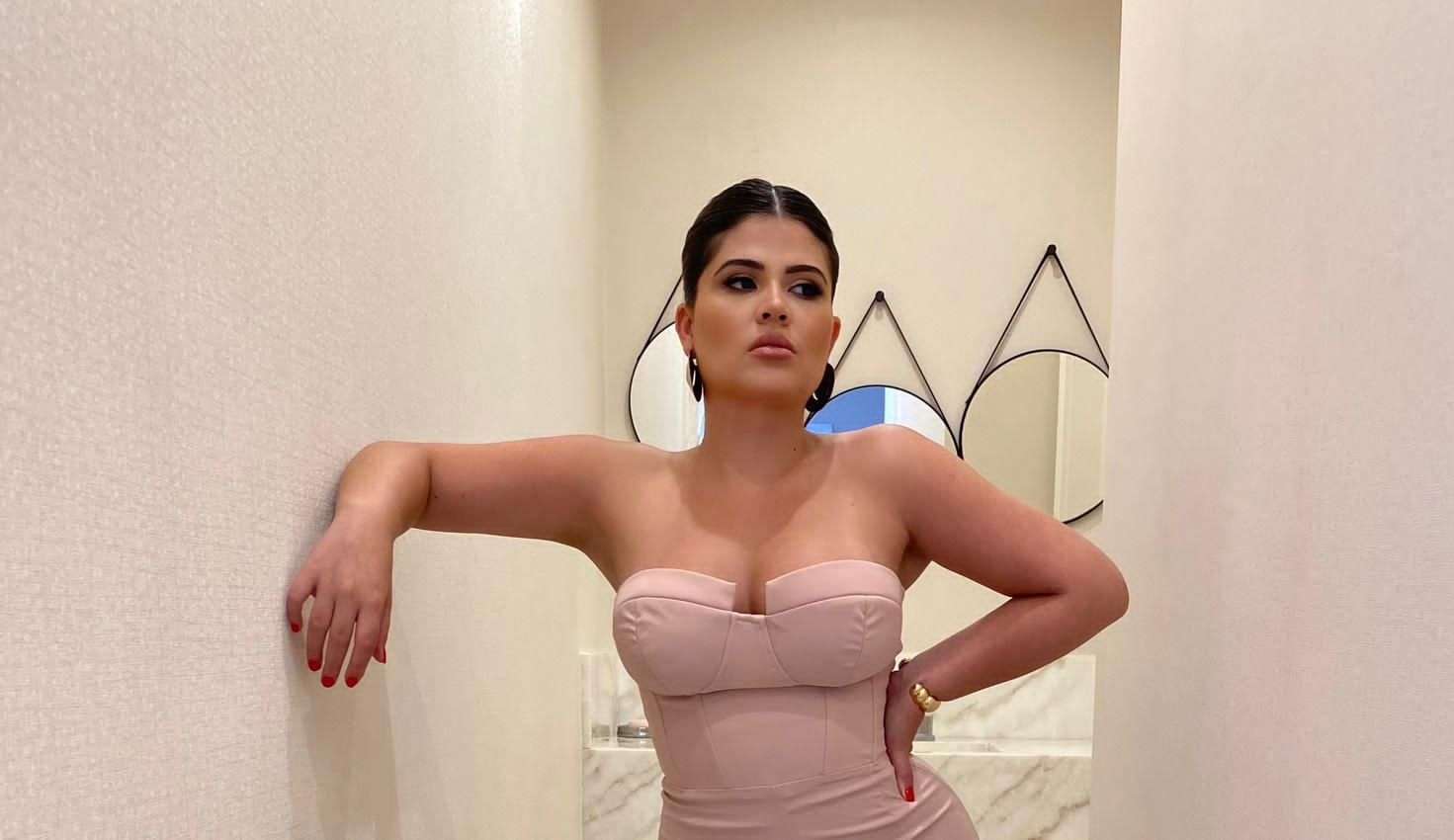 Influenciadora Roberta Cora revela principais tendências de look para o inverno 2023