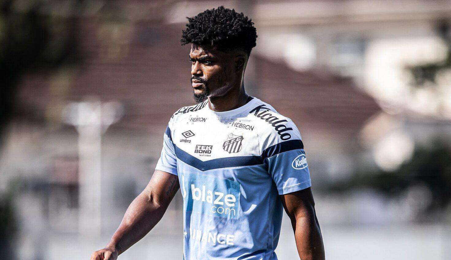 Santos: Eduardo Bauermann recebe proposta de clube da Turquia