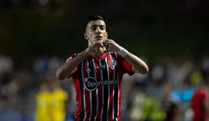 Pedrinho entra com processo contra o São Paulo após demissão