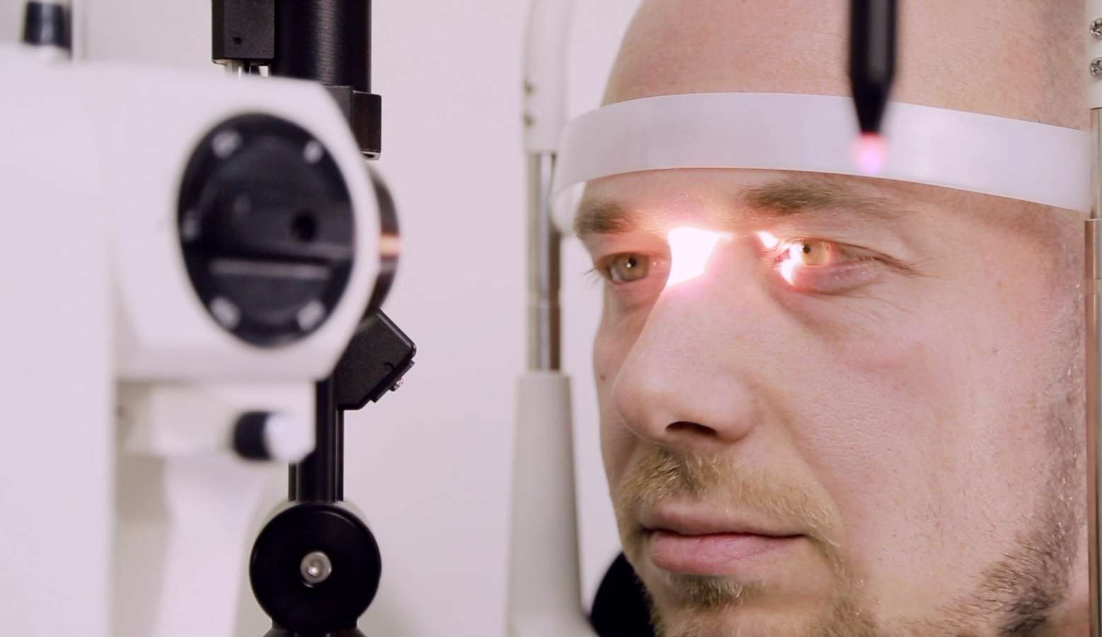 Com o inverno chegando os olhos podem ficar mais vulneráveis a alergias oculares