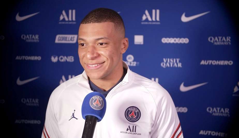 Mbappé garante última temporada no PSG e planeja gravação de documentário, diz rádio francesa