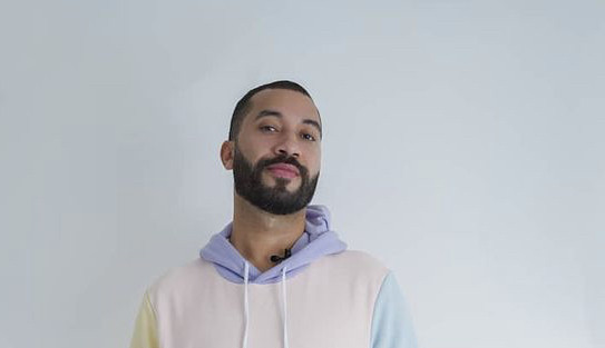 Gil revela não querer amizade com Karol Conká e que não segue mais Viih Tube