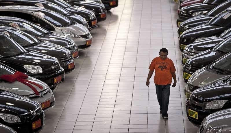 Montadoras já consumiram 64% dos recursos de programa para carro popular